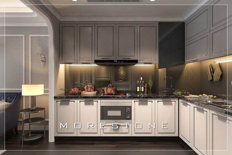 Thi công một không gian bếp sang trọng, sạch sẽ bằng đá bếp màu đen ốp tủ bếp Morestone.